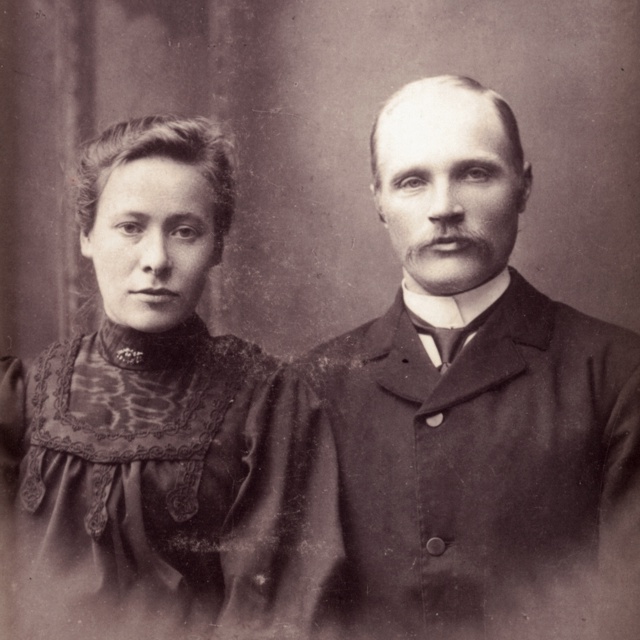 Aletta Sofie Ølversdotter og Torbjørn Johannessen gifter sig 1907.